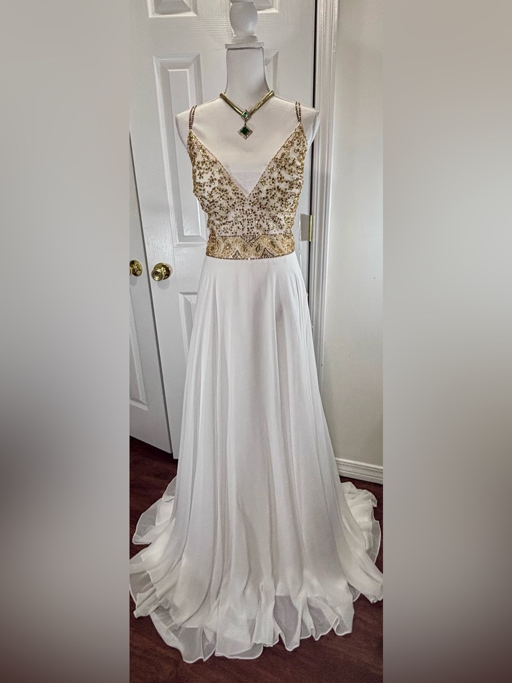 Jasz Couture Ivory Gold Beaded Sequin V-Neck A-Line Long Gown Sz 16 #6221